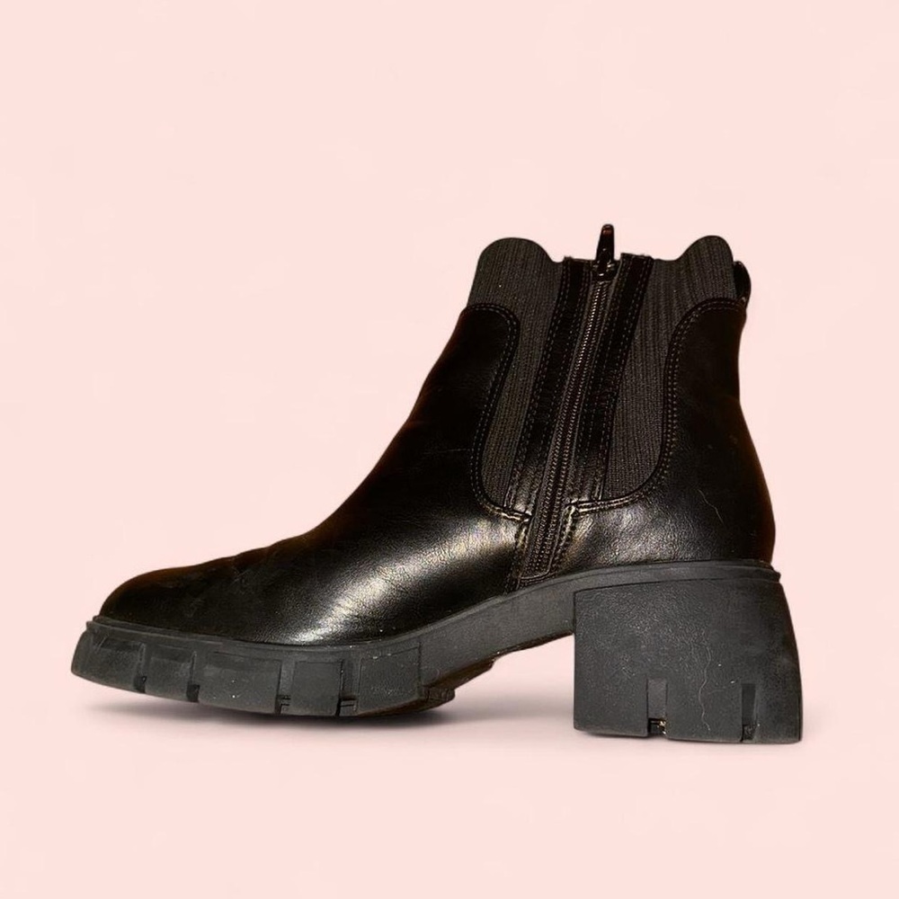 Universal Thread Black Heeled Boots